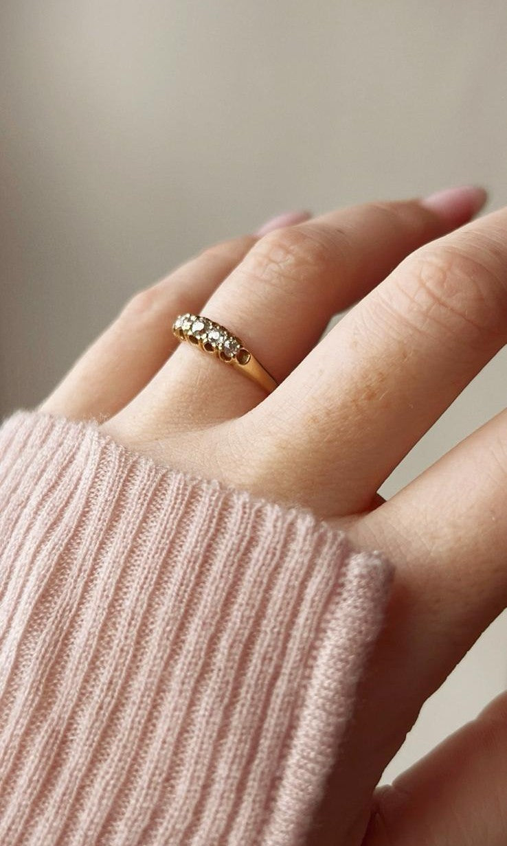 Pretty c1900 18ct Gold Ring Set with Five Old-cut Diamonds
