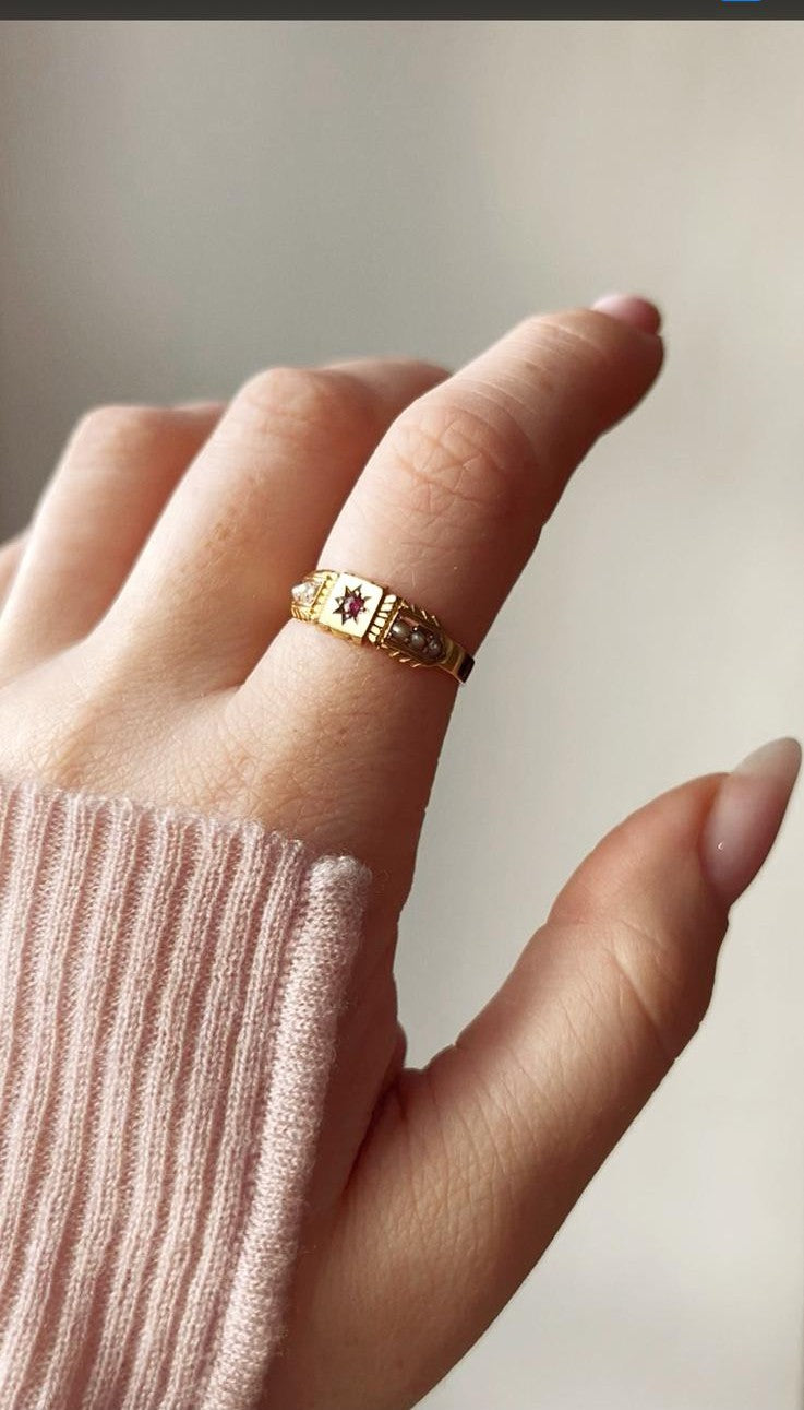 Gorgeous Edwardian 15ct Gold, Ruby and Split Pearl Ring
