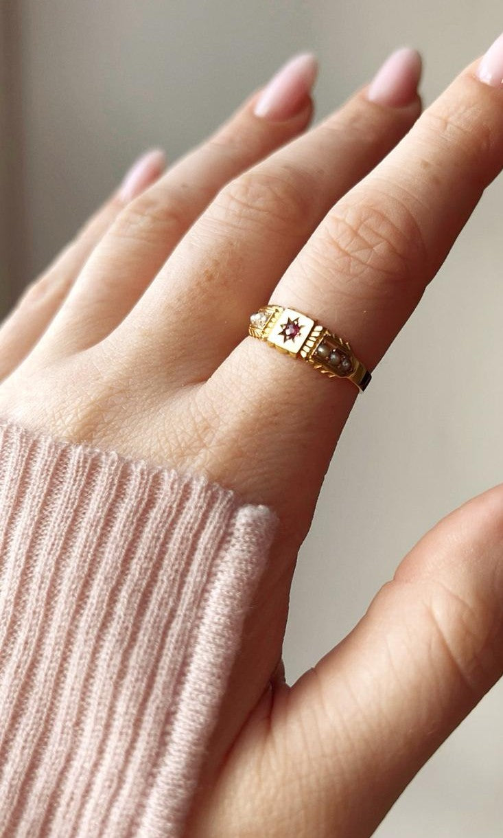 Gorgeous Edwardian 15ct Gold, Ruby and Split Pearl Ring