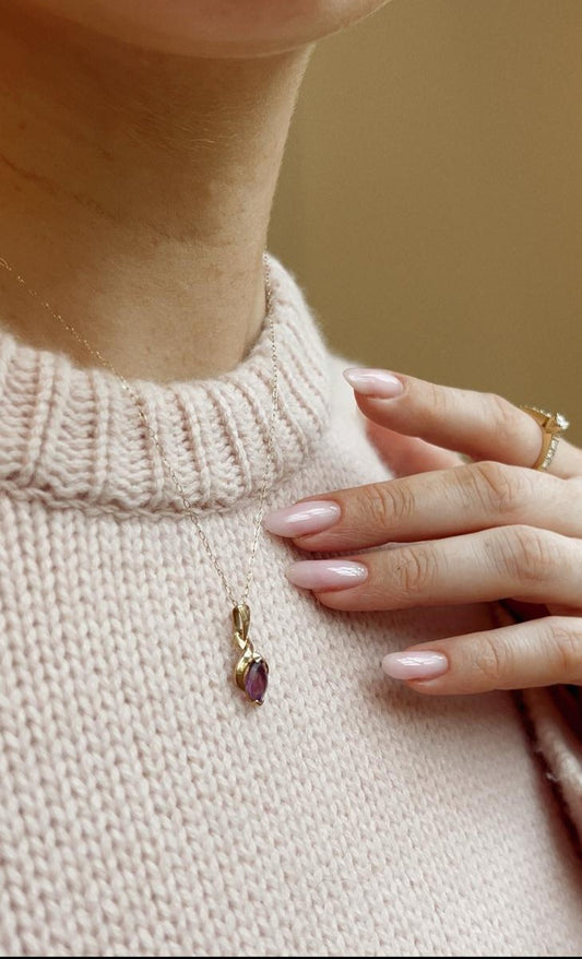 Sweet Vintage 9ct Gold Amethyst Pendant with Chain