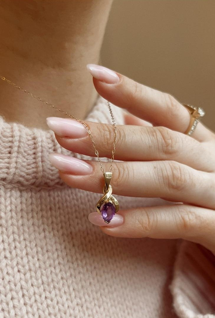 Sweet Vintage 9ct Gold Amethyst Pendant with Chain