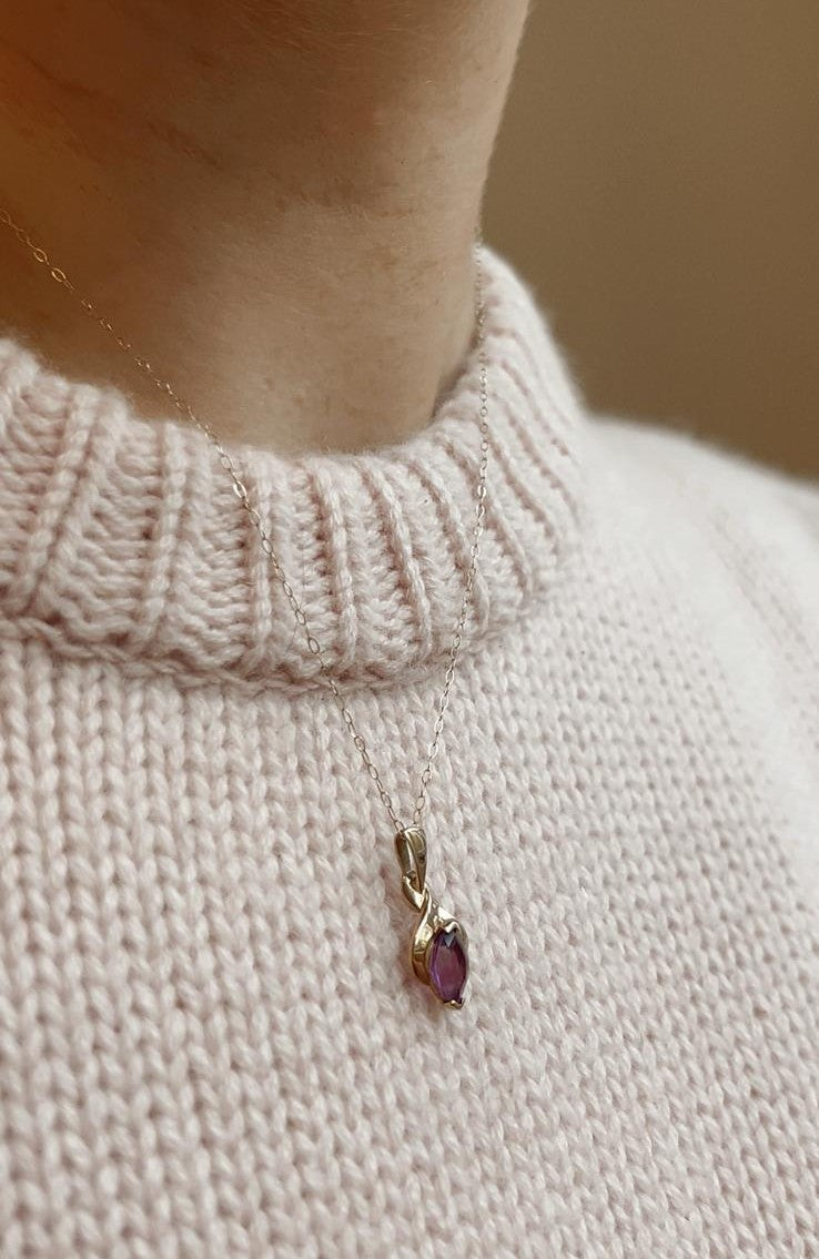 Sweet Vintage 9ct Gold Amethyst Pendant with Chain