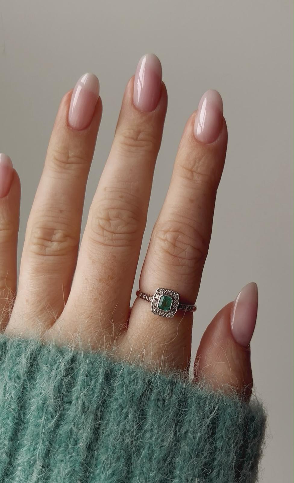 Lovely 18ct Yellow Gold, Platinum, Emerald and Diamond Ring
