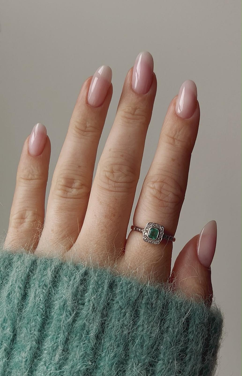 Lovely 18ct Yellow Gold, Platinum, Emerald and Diamond Ring
