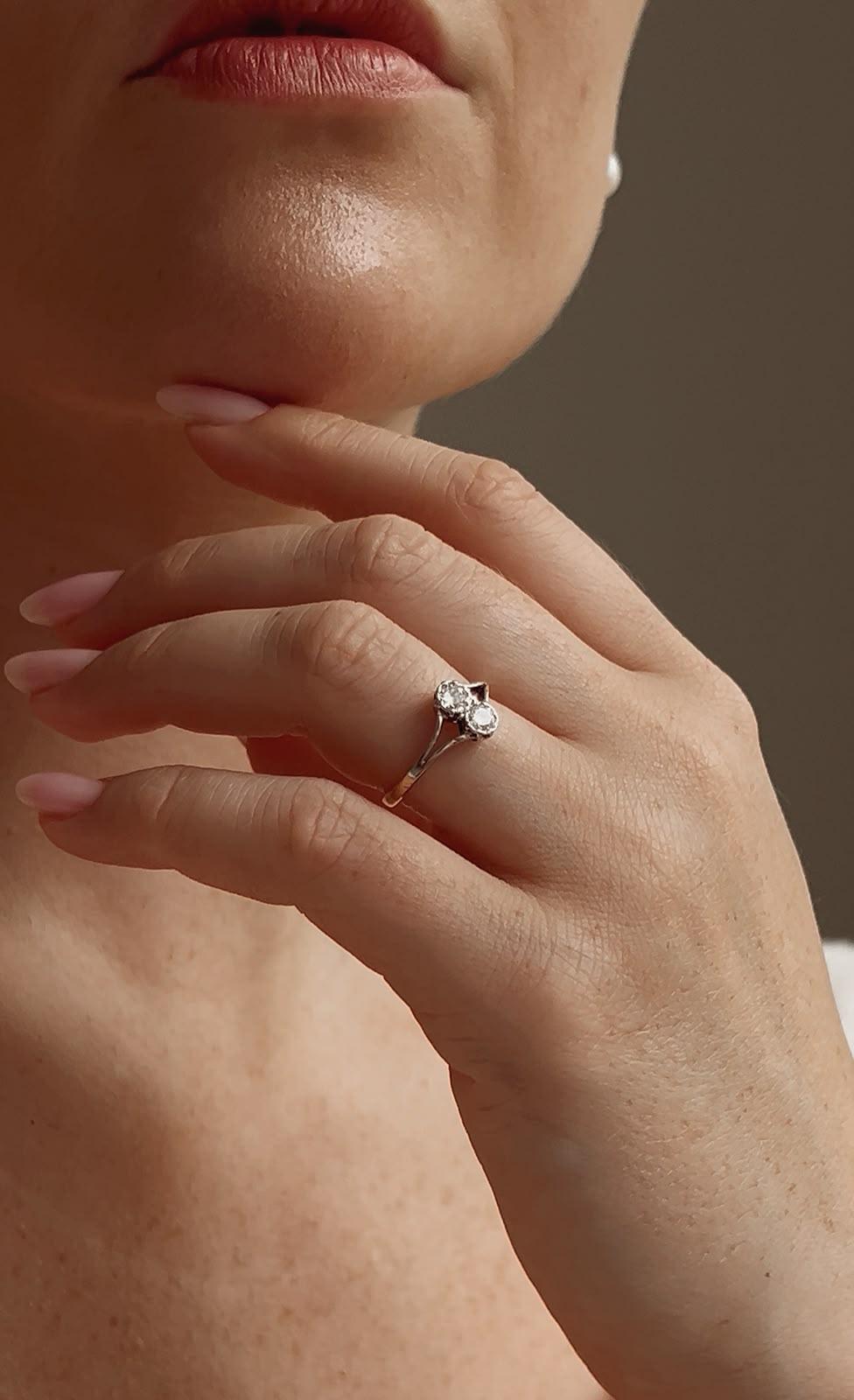 Stunning 18ct Gold, Platinum and Diamond Two Stone Ring