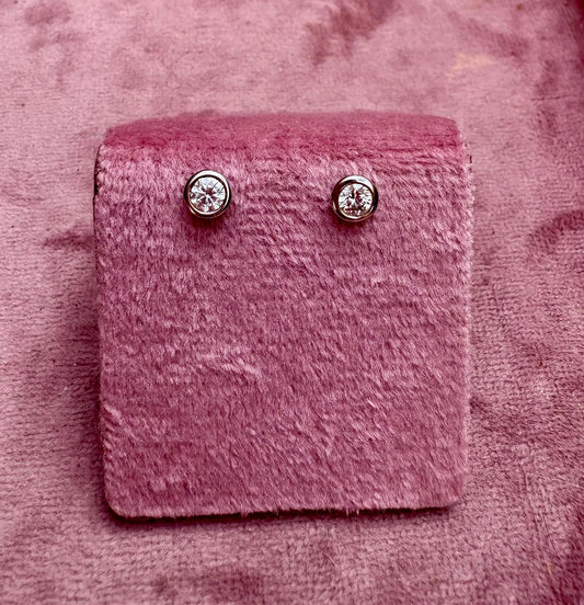 Beautiful Classic Modern 18ct White Gold and 0.40ct Mined Diamond Earrings