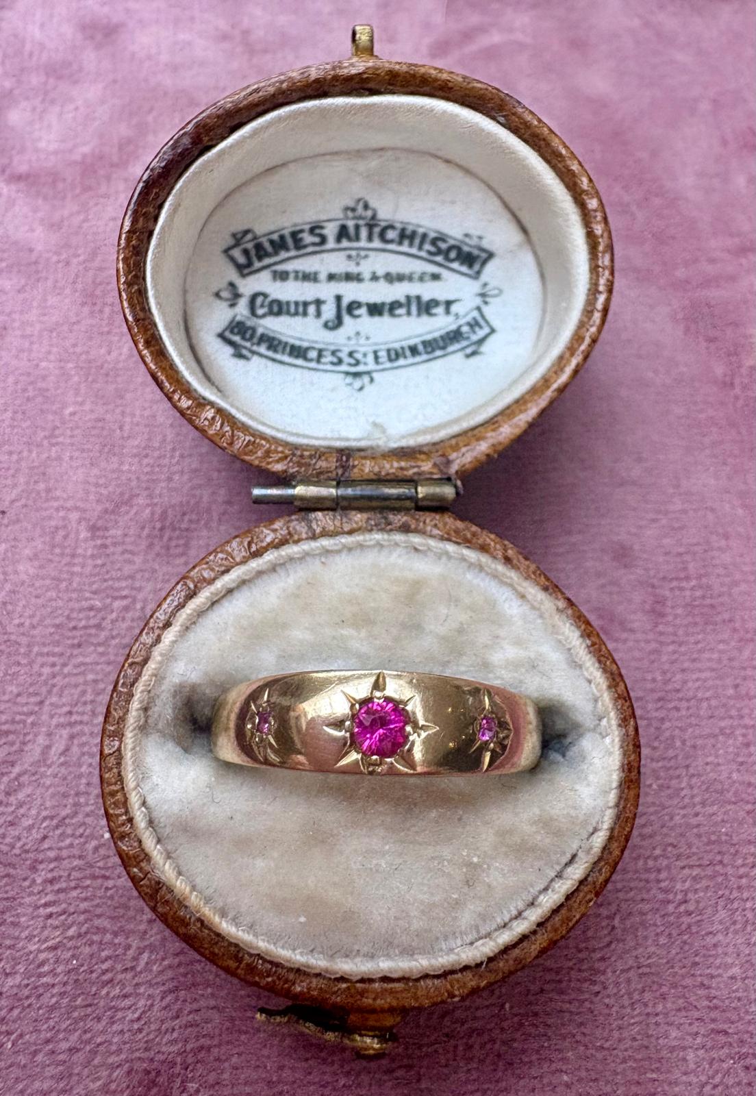 Stunning Antique 18k Gold and Ruby Star Set Ring