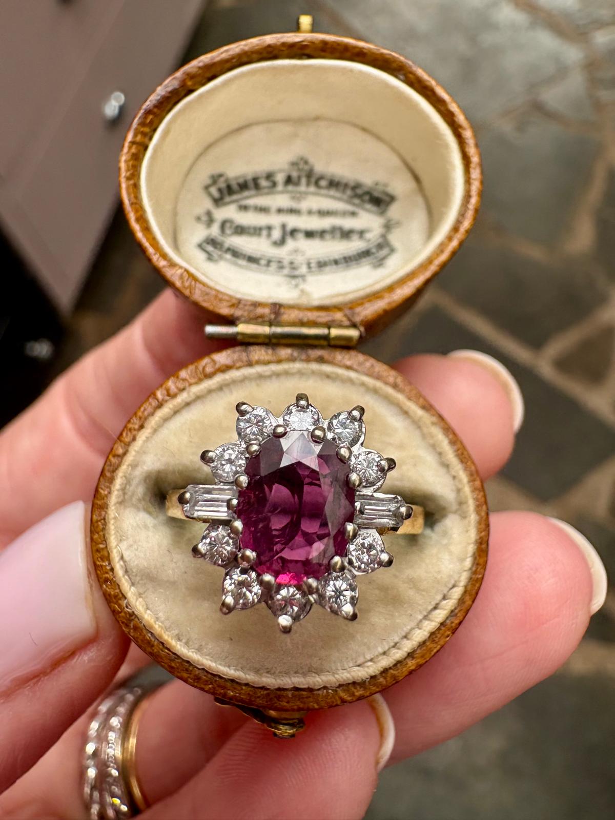 Gorgeous Vintage 18ct Gold, Ruby and Diamond Ring
