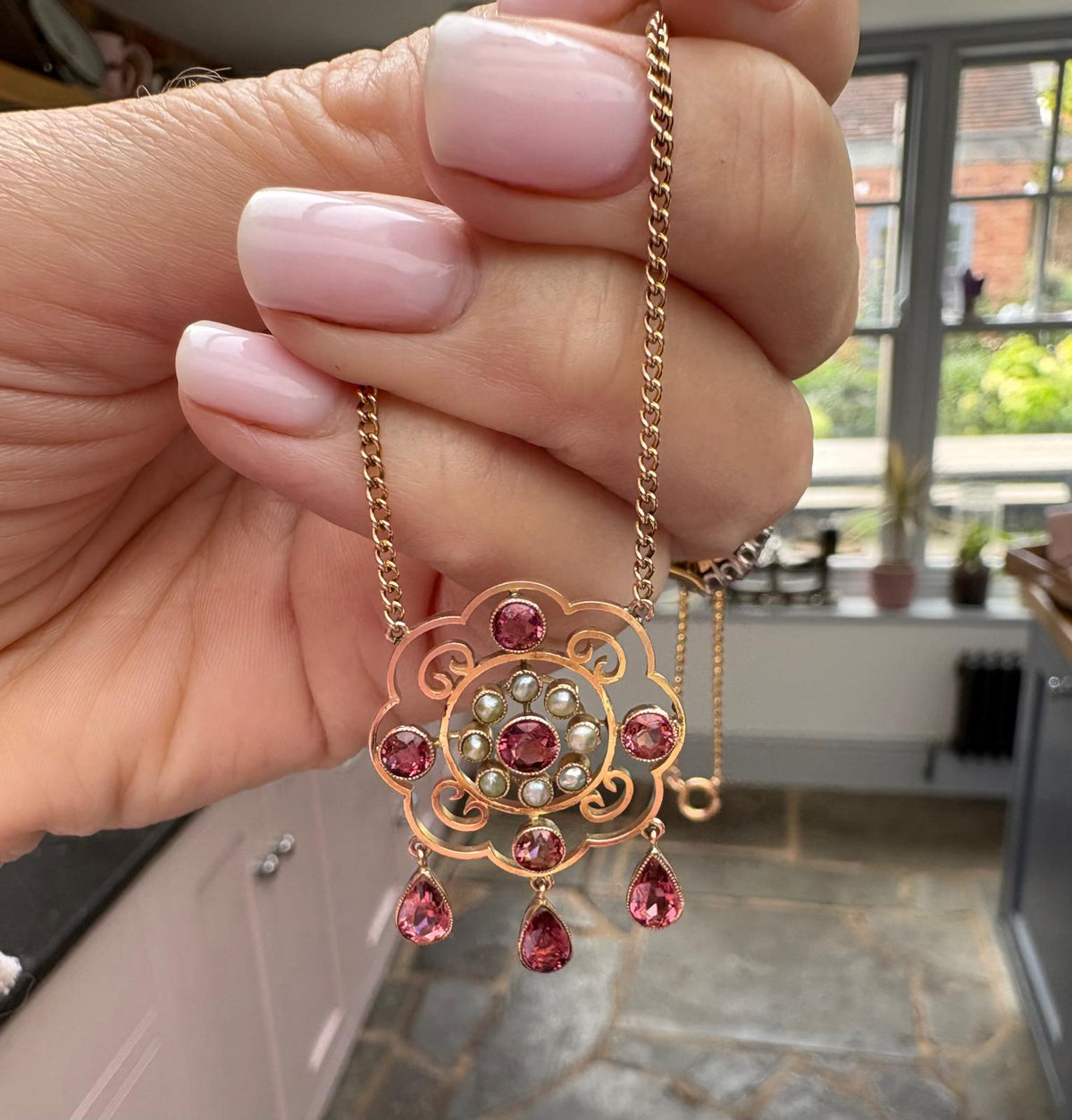 Beautiful Early 20th Century 9ct Gold, Pink Tourmaline and Split Pearl Necklace