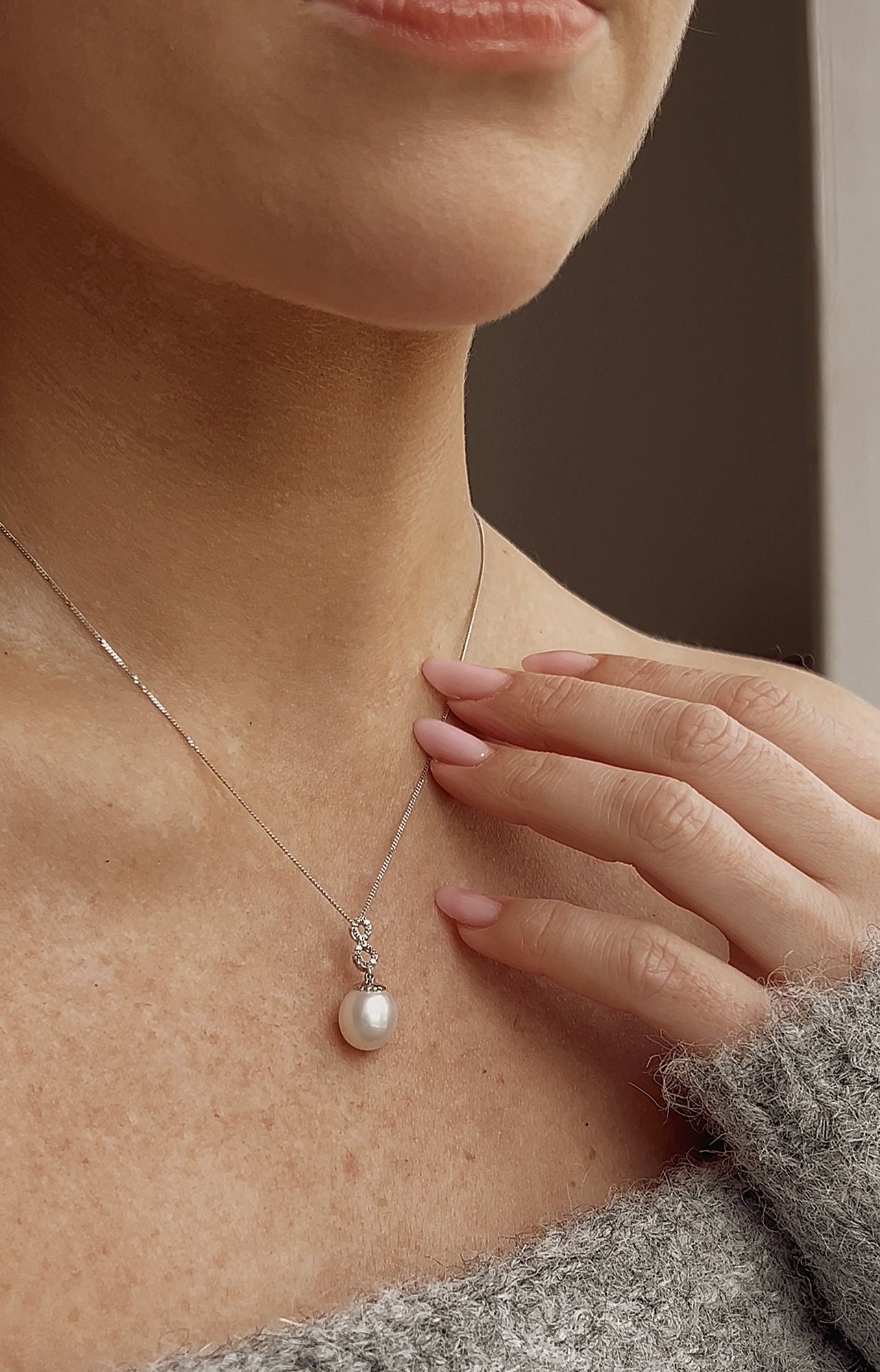 Gorgeous Modern 9k White Gold, Cultured Pearl and Diamond Pendant