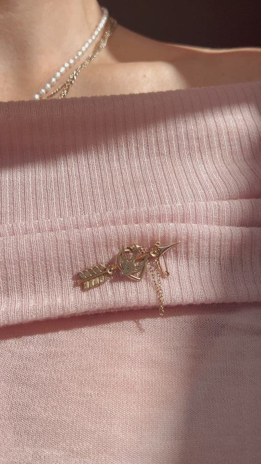 Stunning Victorian 9ct Gold 'Trophy of Love' Brooch