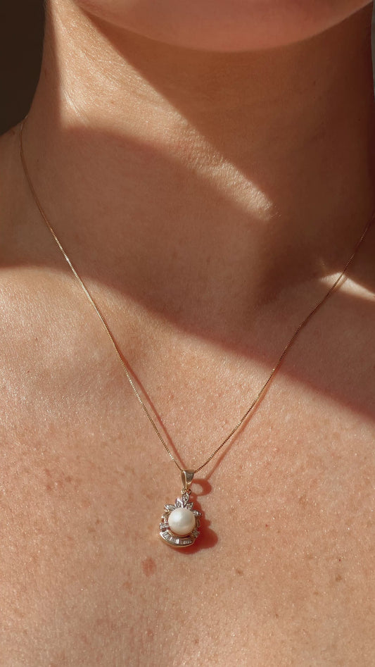 Pretty Vintage 14k Gold Cultured Pearl and Vari-cut Diamond Pendant