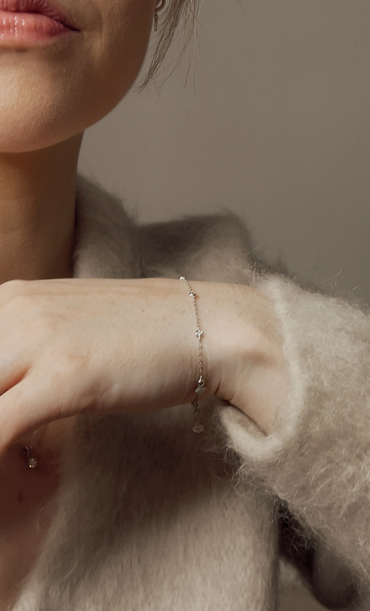 Stunning 18ct White Gold Bracelet with Diamond and Pink Sapphires