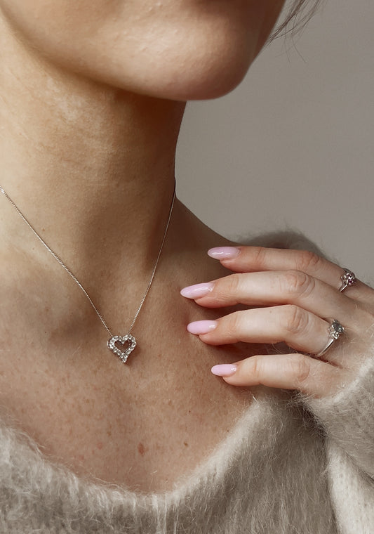 Beautiful 18ct White Gold and Diamond Heart Pendant