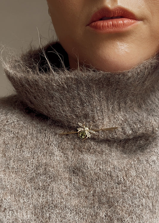 Wonderful Edwardian 9ct Gold, Peridot and Split Pearl Insect Brooch in Original Case