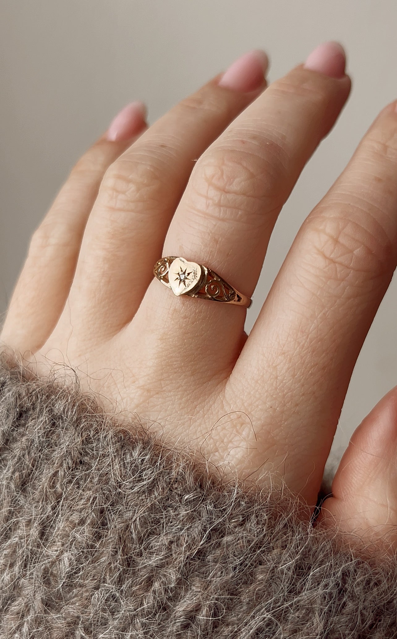 Sweet Vintage 9ct Gold Diamond Heart Ring