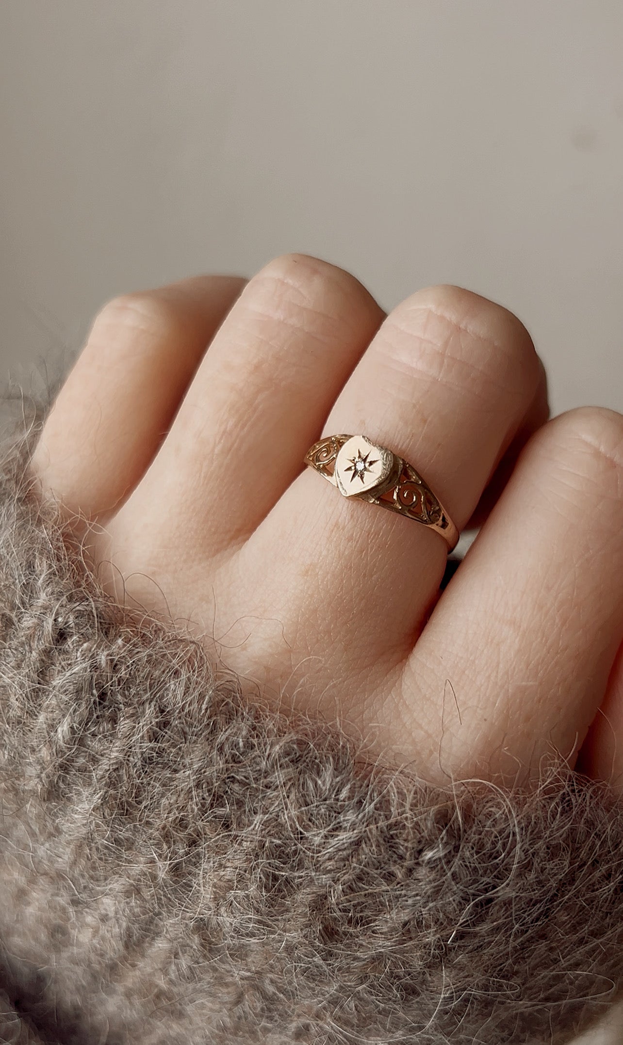 Sweet Vintage 9ct Gold Diamond Heart Ring