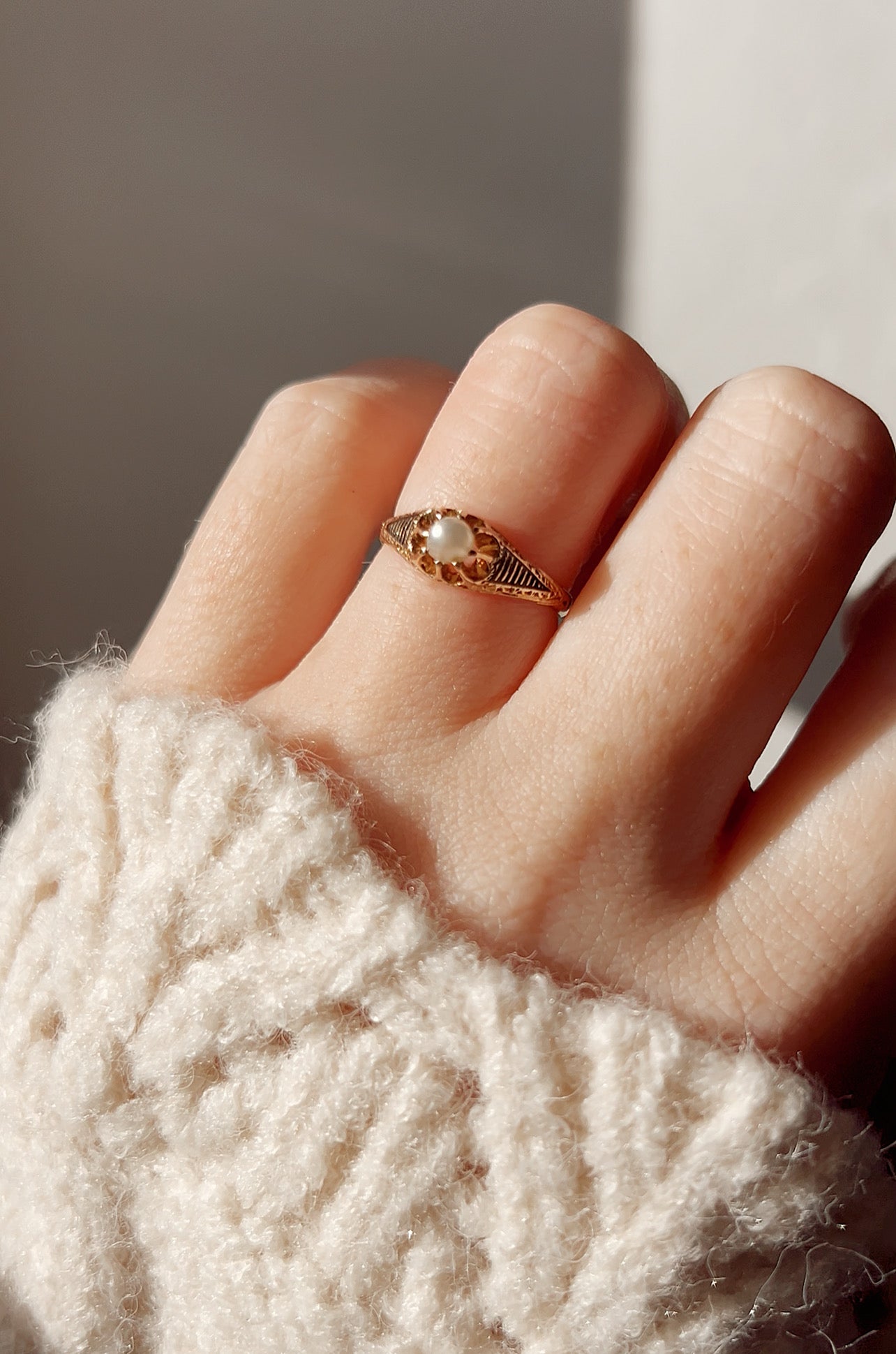 Gorgeous Antique 18ct Gold and Pearl Belcher Ring with Black Enamel Details