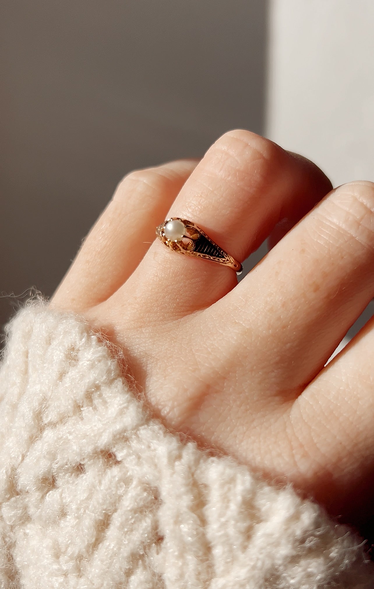 Gorgeous Antique 18ct Gold and Pearl Belcher Ring with Black Enamel Details