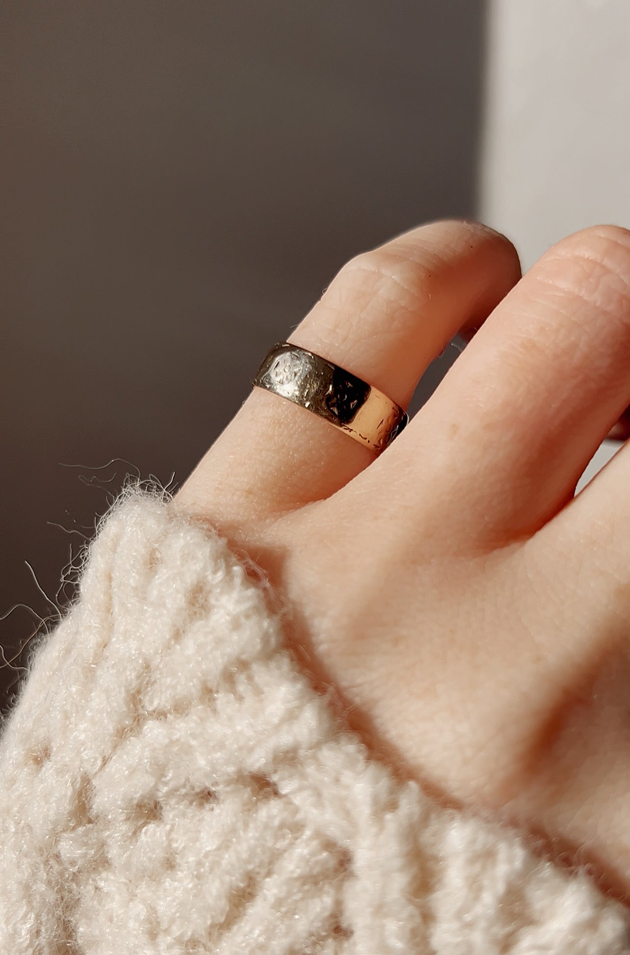 Lovely Vintage 9ct Yellow Gold Pinkie Ring