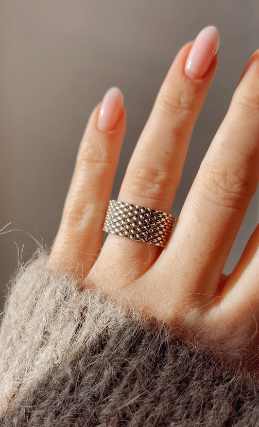 Gorgoues Tiffany & Co. Sterling Silver Mesh Ring