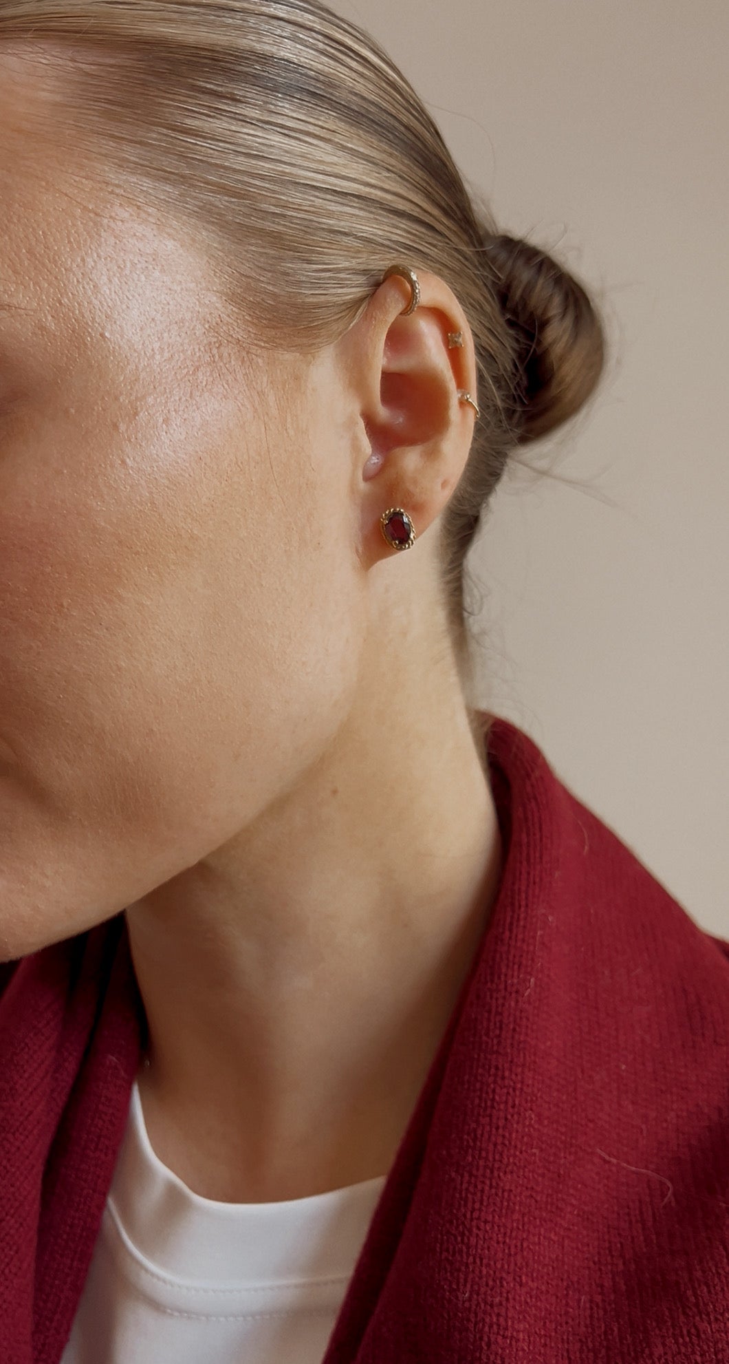 Vintage 9ct Gold Garnet Stud Earrings