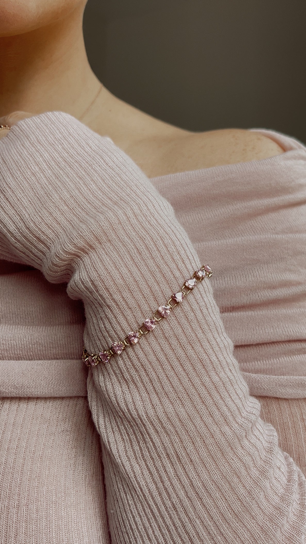 Stunning 9ct Gold and Pink Cubic Zirconia Heart Bracelet