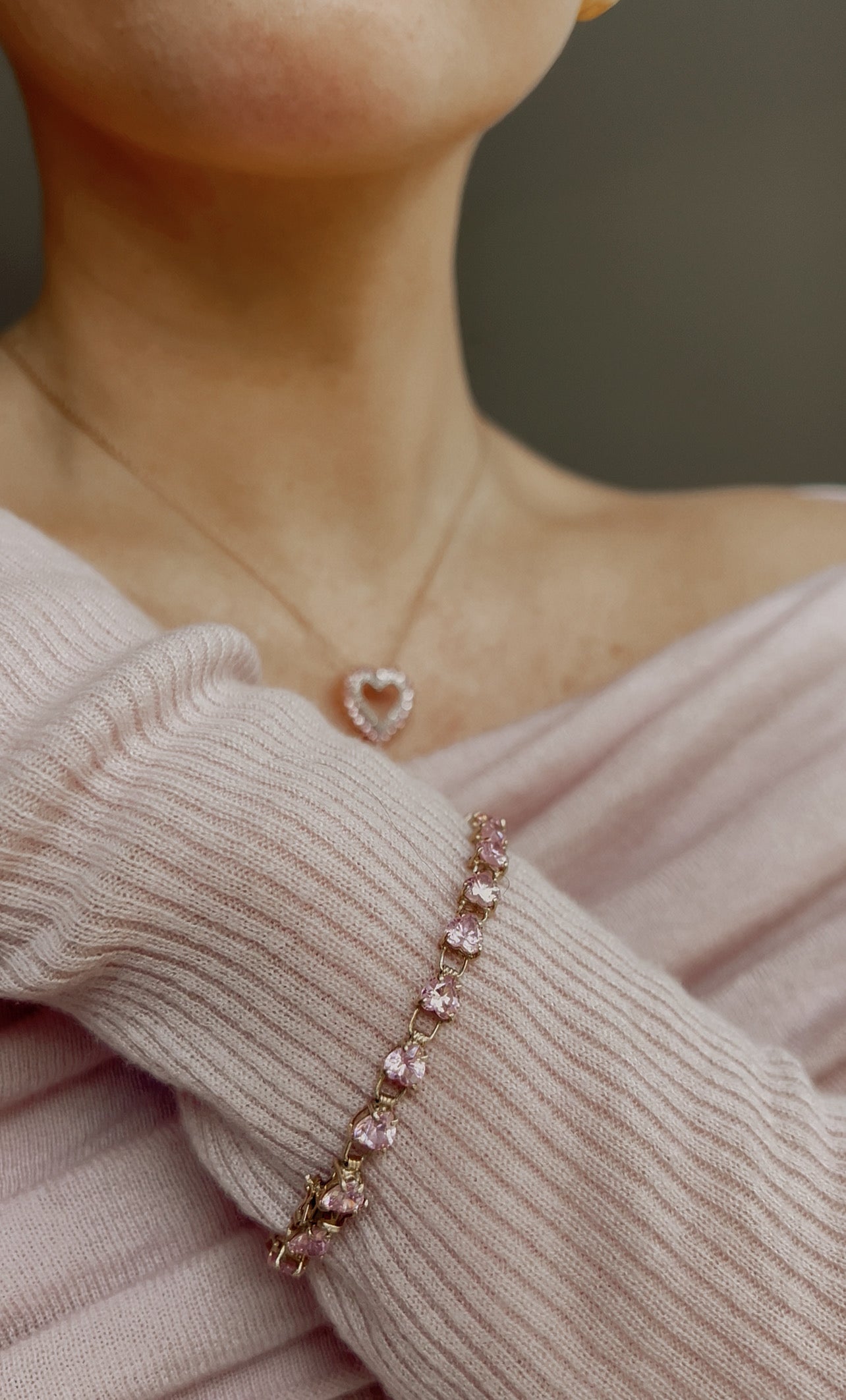Stunning 9ct Gold and Pink Cubic Zirconia Heart Bracelet
