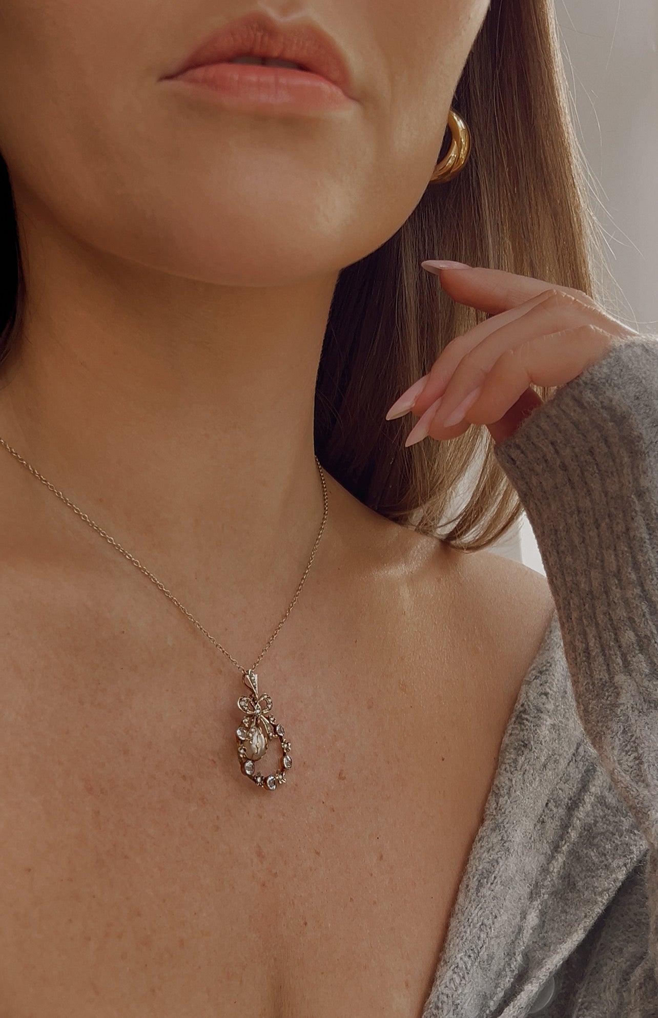 Ridiculously Pretty Edwardian 9ct Gold and Aquamarine & Split Pearl Pendant