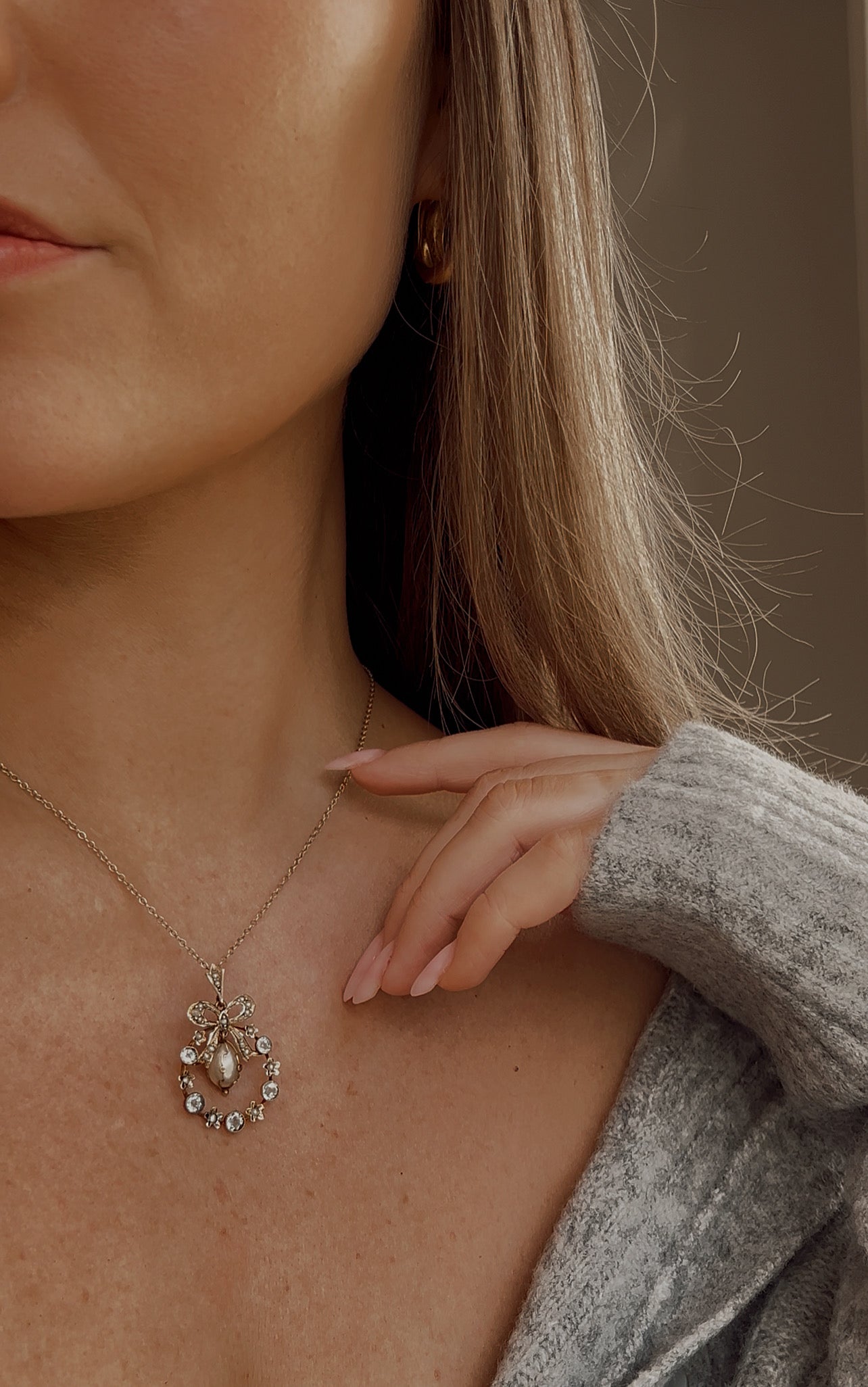 Ridiculously Pretty Edwardian 9ct Gold and Aquamarine & Split Pearl Pendant