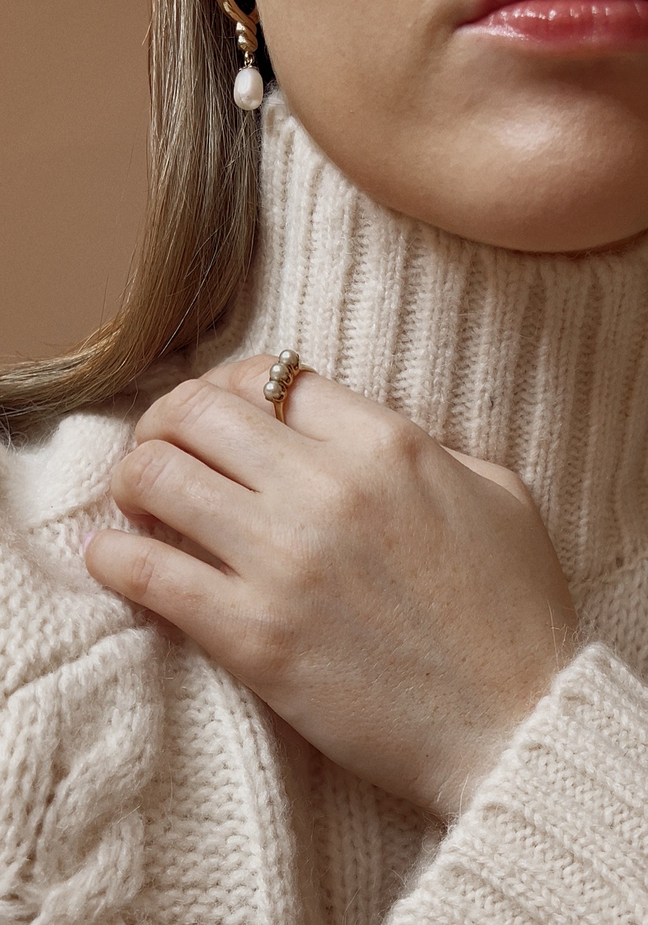 Classic Vintage Cultured Pearl Trilogy Ring in 18ct Gold