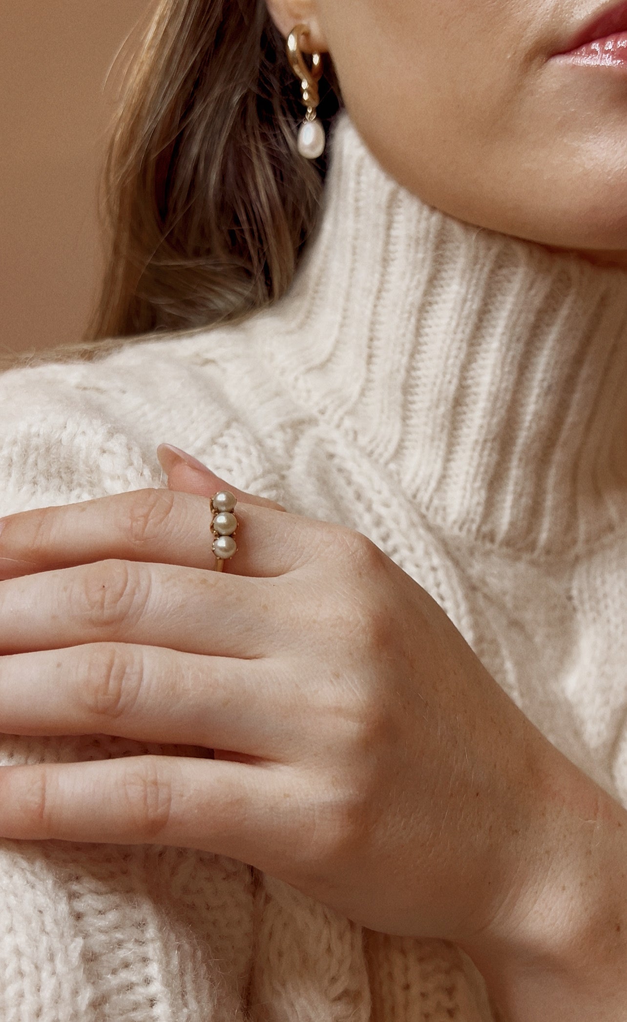 Classic Vintage Cultured Pearl Trilogy Ring in 18ct Gold