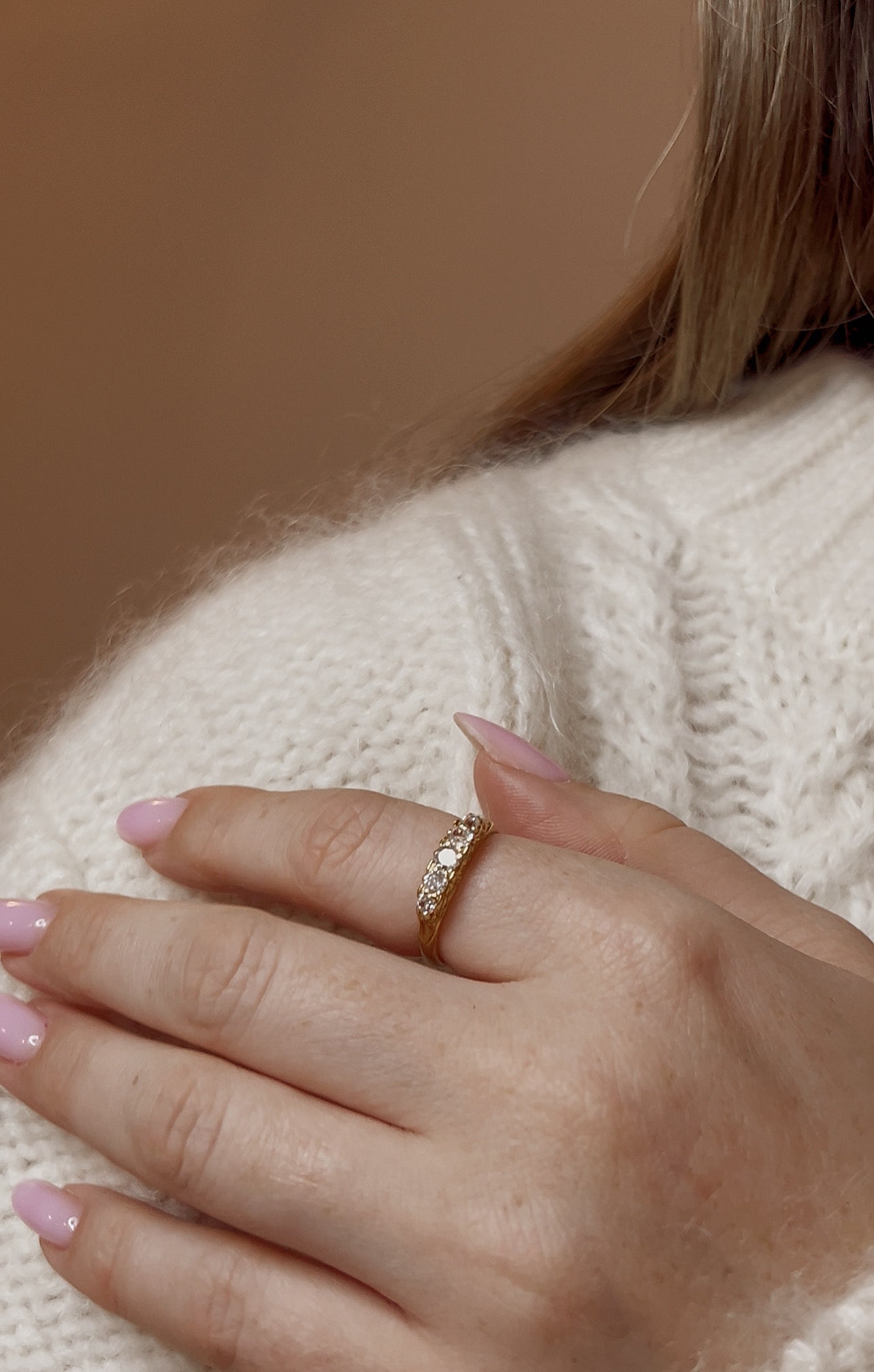 Pretty Edwardian 18ct Gold and Diamond Five Stone Ring