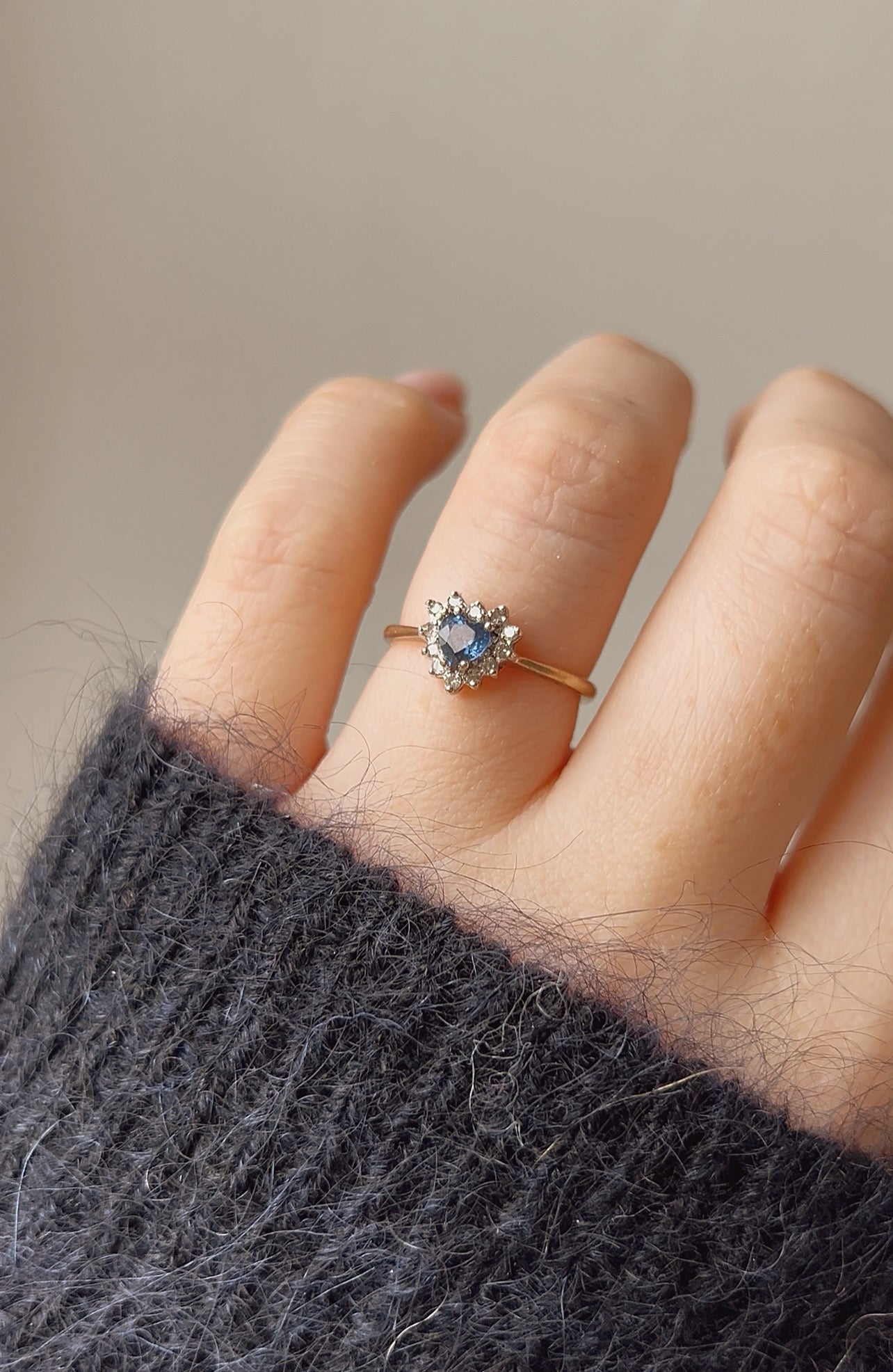 Adorable Vintage 9ct Gold Blue Sapphire and Diamond Heart Ring