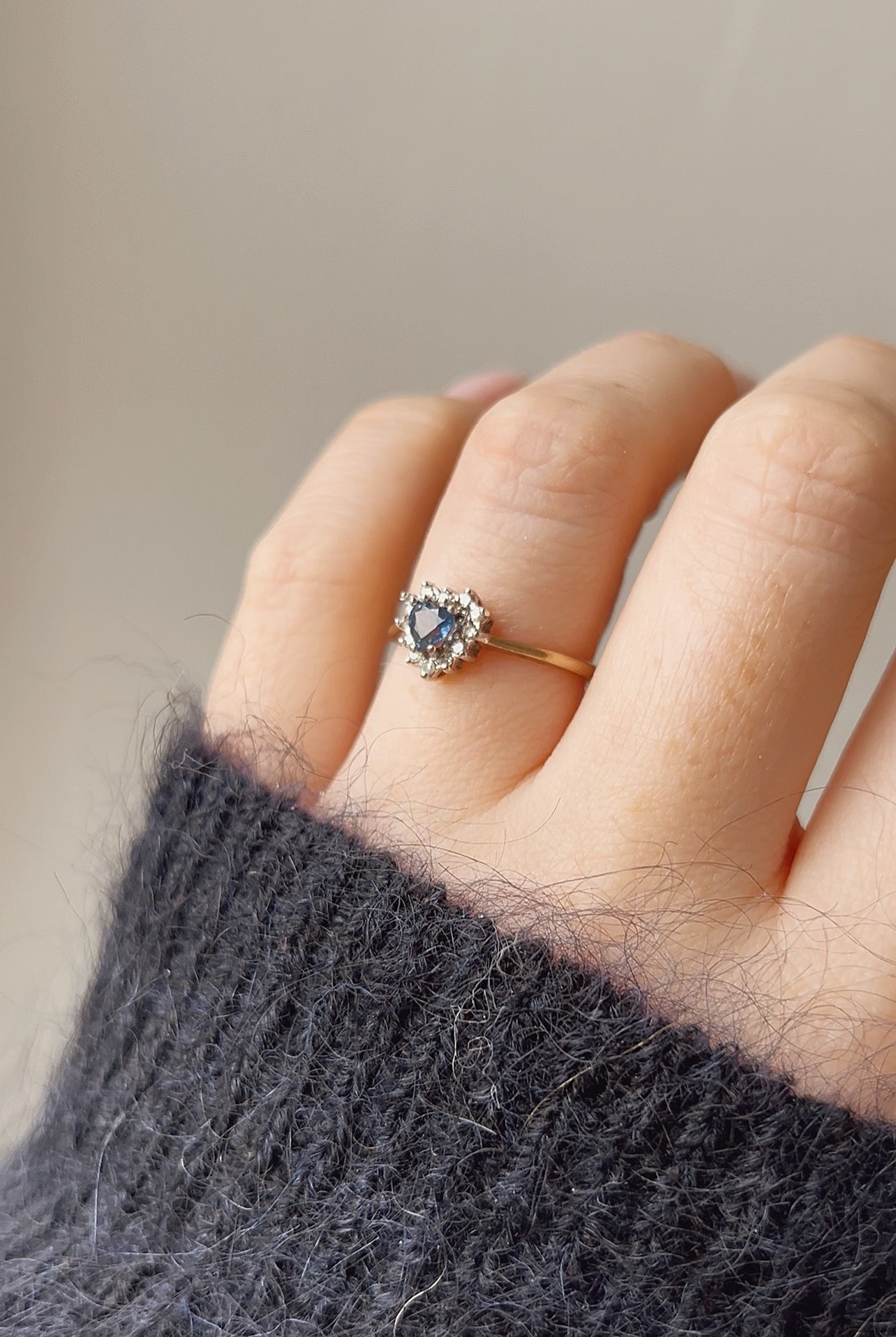 Adorable Vintage 9ct Gold Blue Sapphire and Diamond Heart Ring