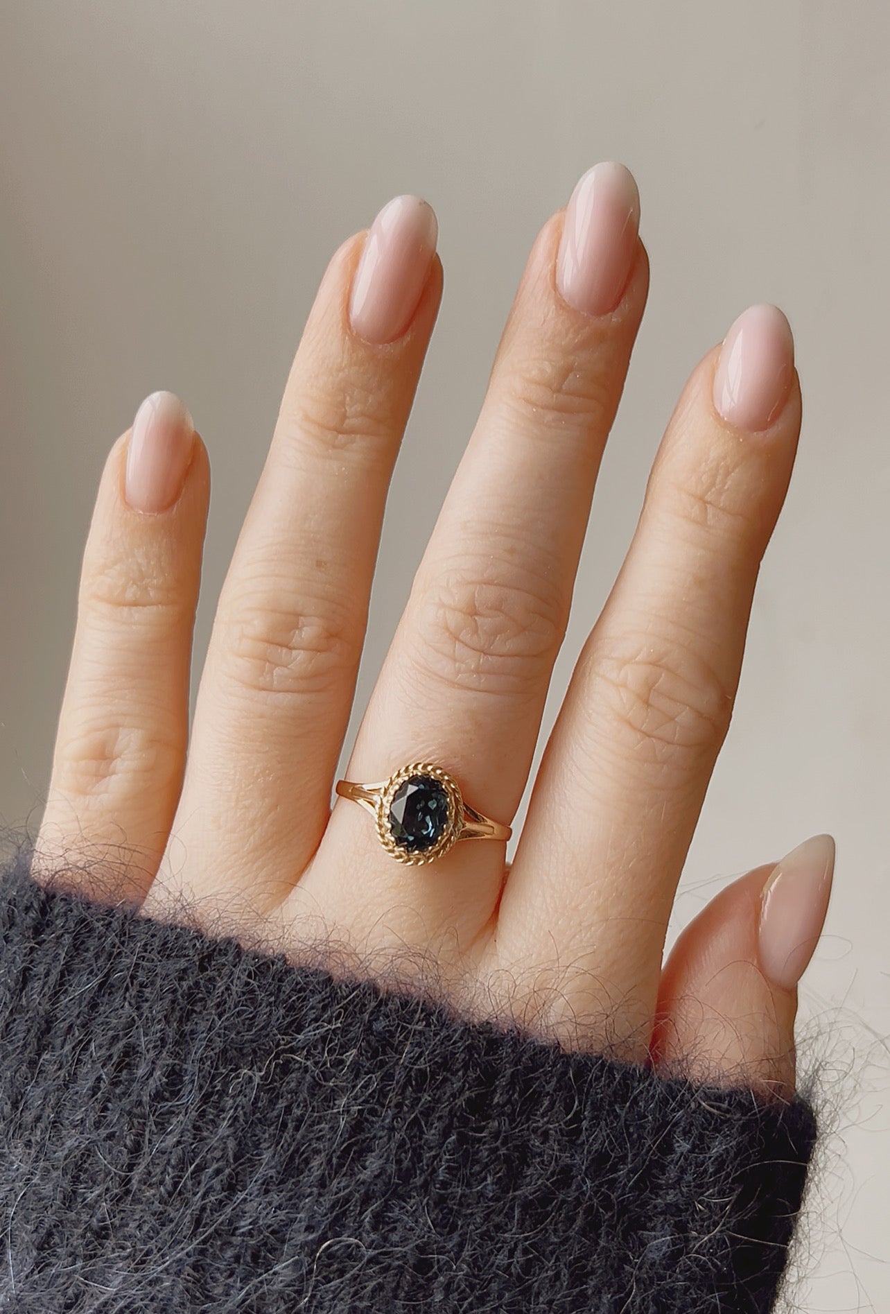 Sweet Vintage 9ct Gold Foil-back Teal Paste Ring