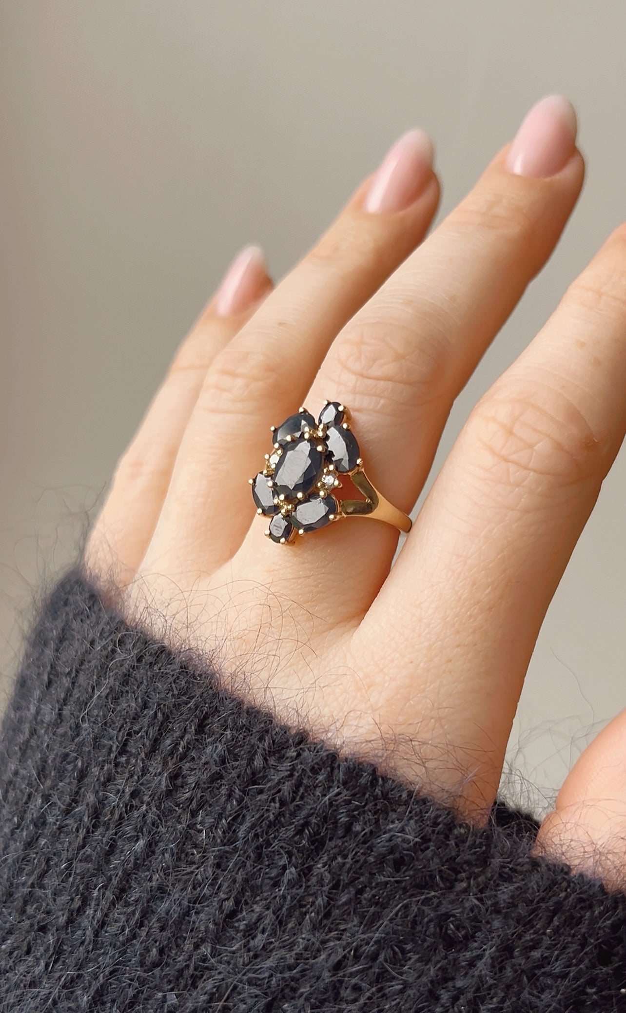 Gorgeous Vintage 9ct Gold, Sapphire and Diamond Ring