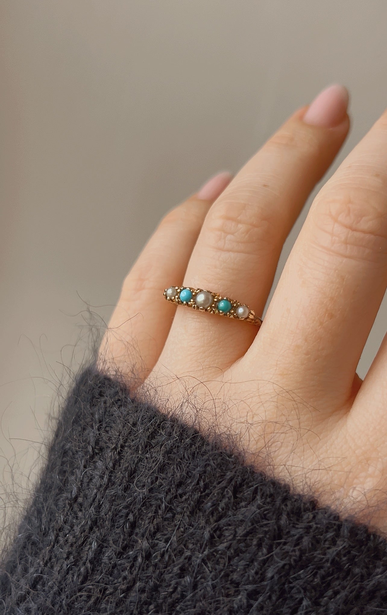 Very Sweet Antique 9ct Gold Turquoise and Split Pearl Ring