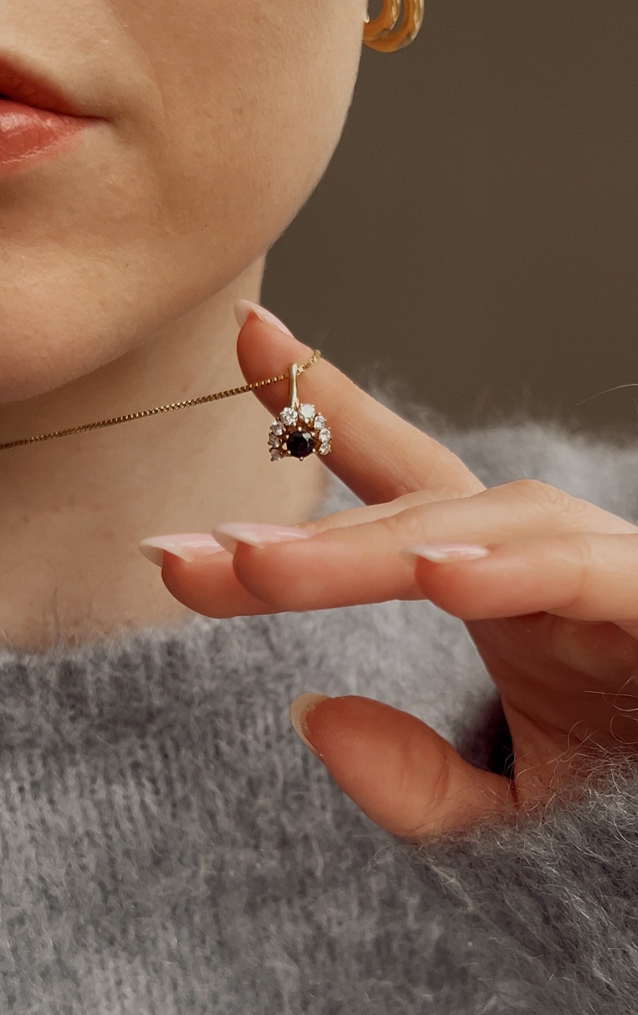 Wonderful Vintage Sapphire and Diamond Pendant with chain