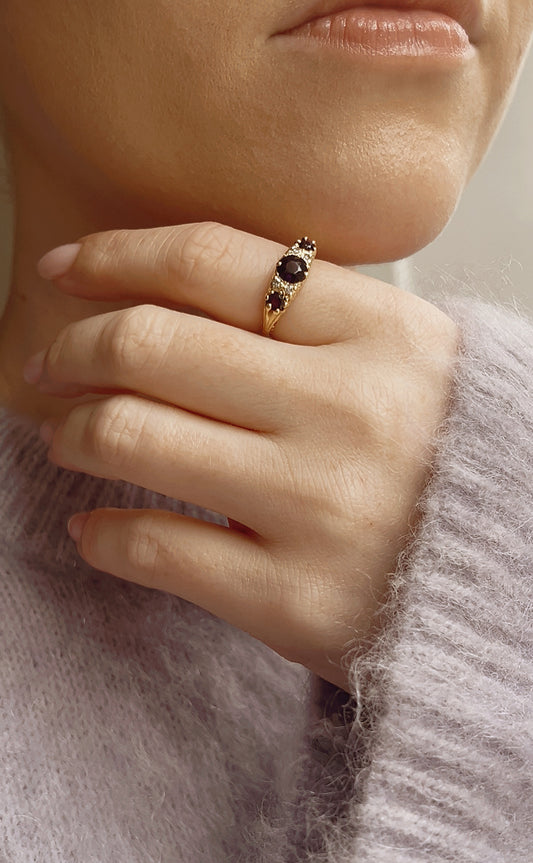 Gorgeous Mid 20th Century 18ct Gold, Amethyst and Diamond Ring