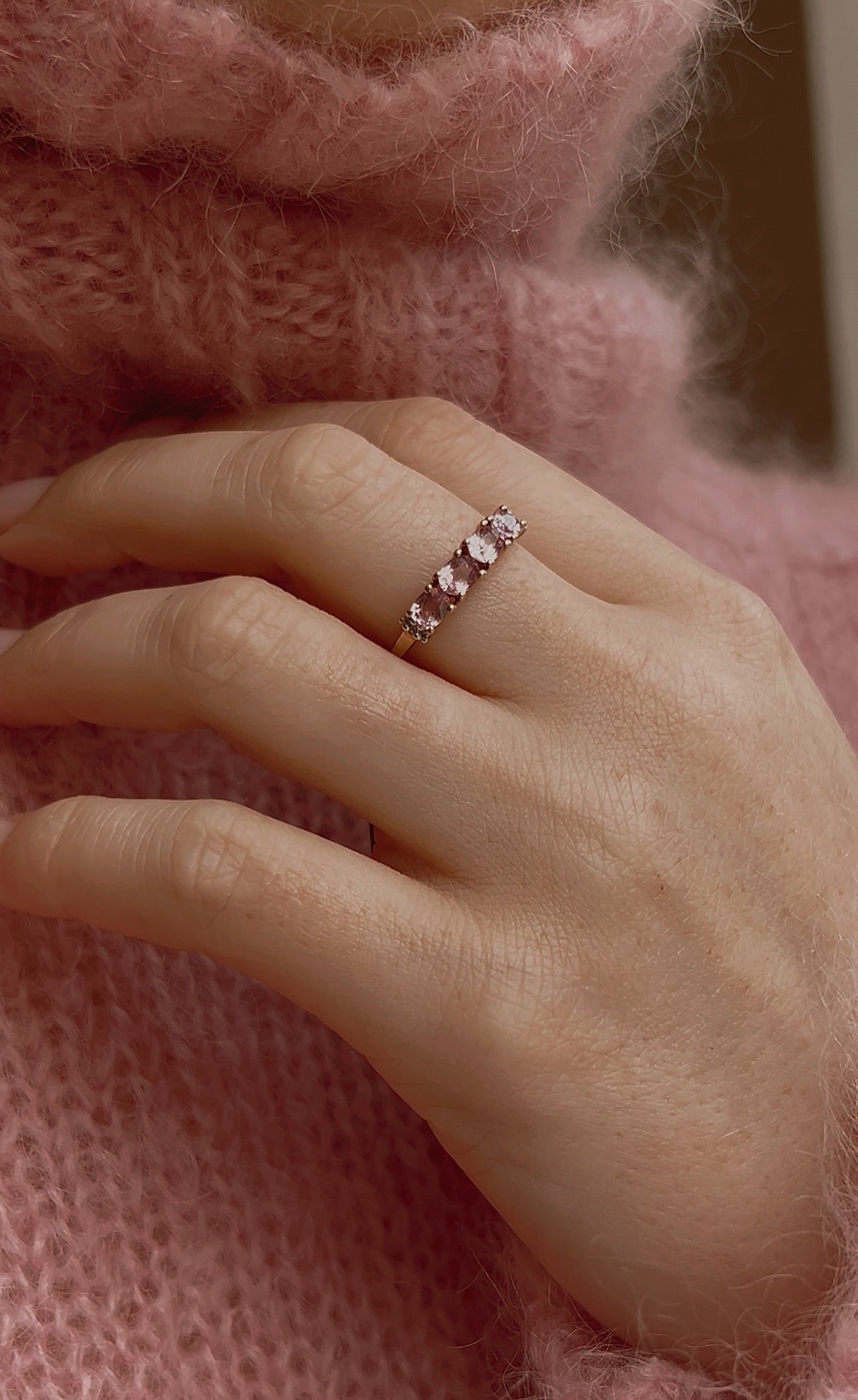 Beautiful Vintage 10ct Gold, Pink Spinel and Diamond Ring
