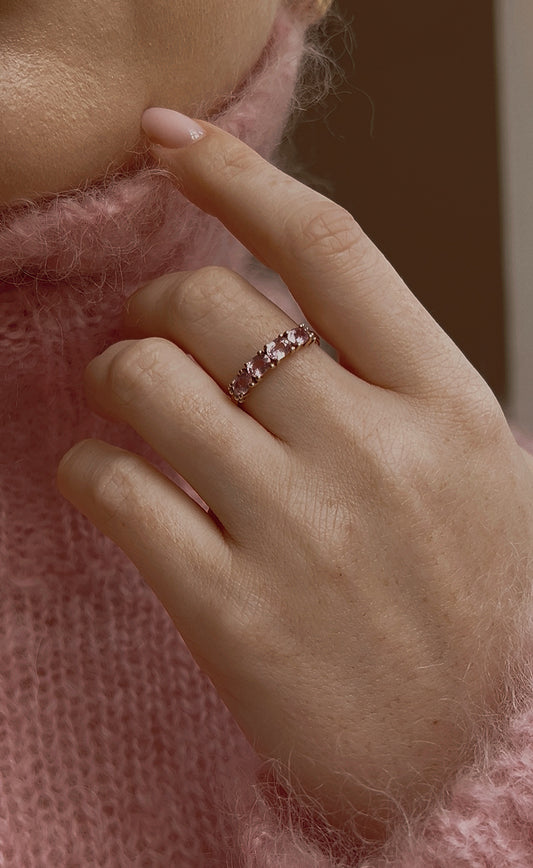 Beautiful Vintage 10ct Gold, Pink Spinel and Diamond Ring
