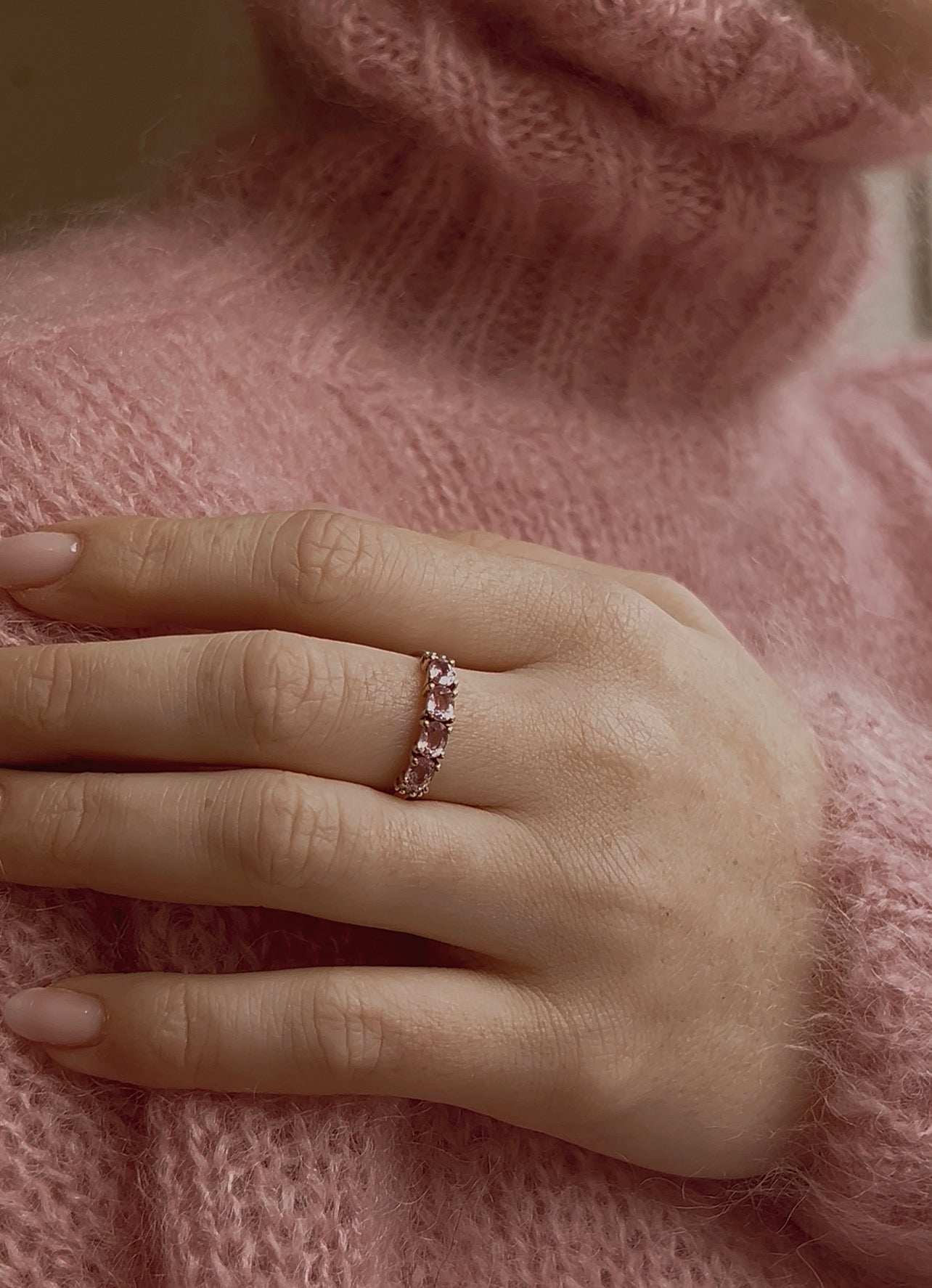 Beautiful Vintage 10ct Gold, Pink Spinel and Diamond Ring