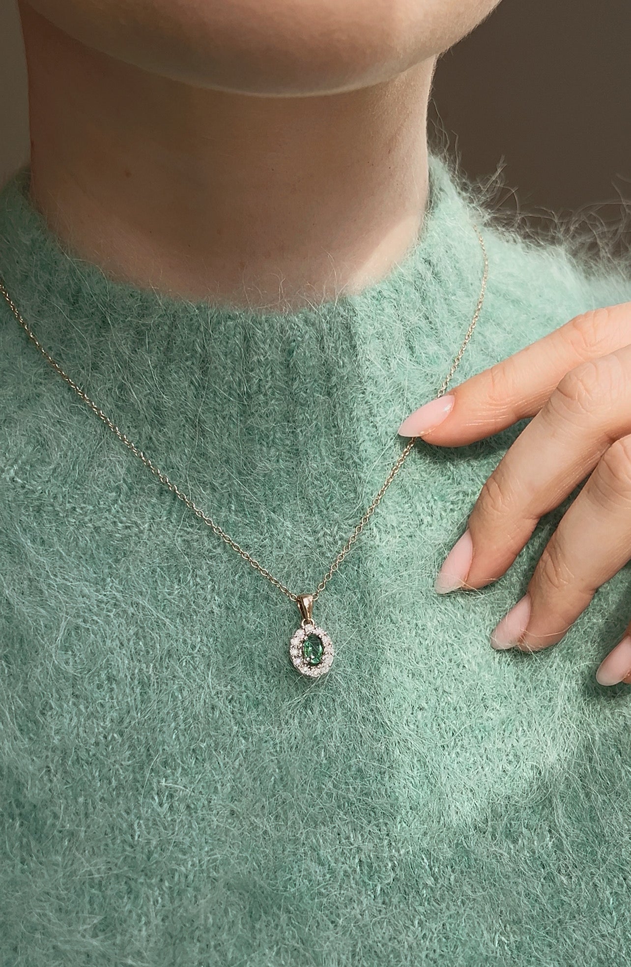 Beautiful Modern 9ct Gold, Emerald and Diamond Cluster Pendant