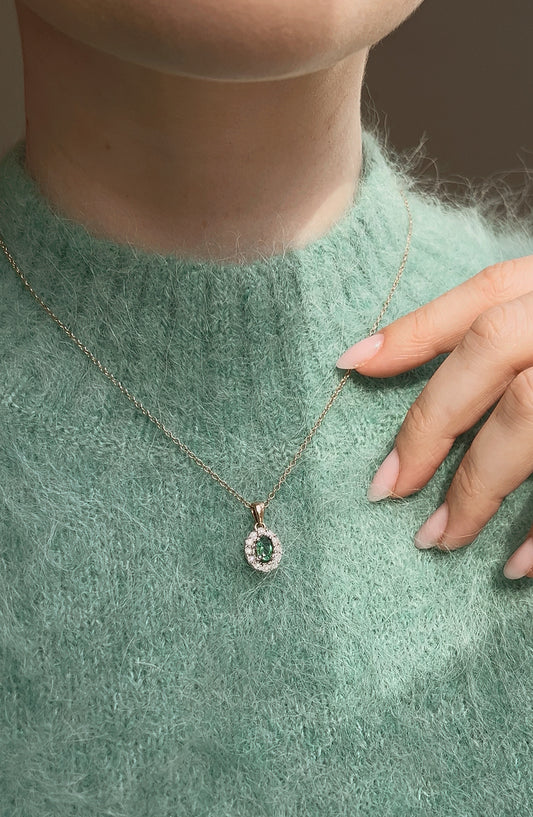 Beautiful Modern 9ct Gold, Emerald and Diamond Cluster Pendant