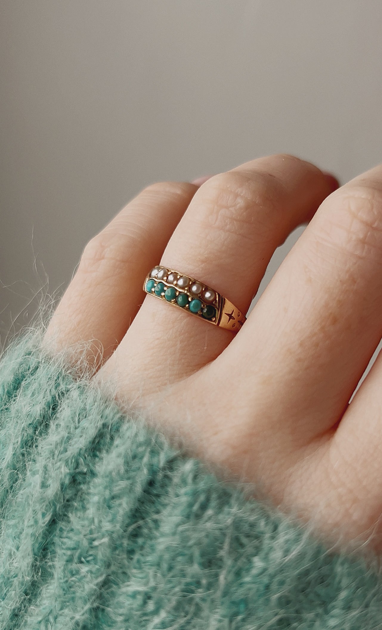 Lovely Late Victorian 18ct Gold, Turquoise and Split Pearl Ring