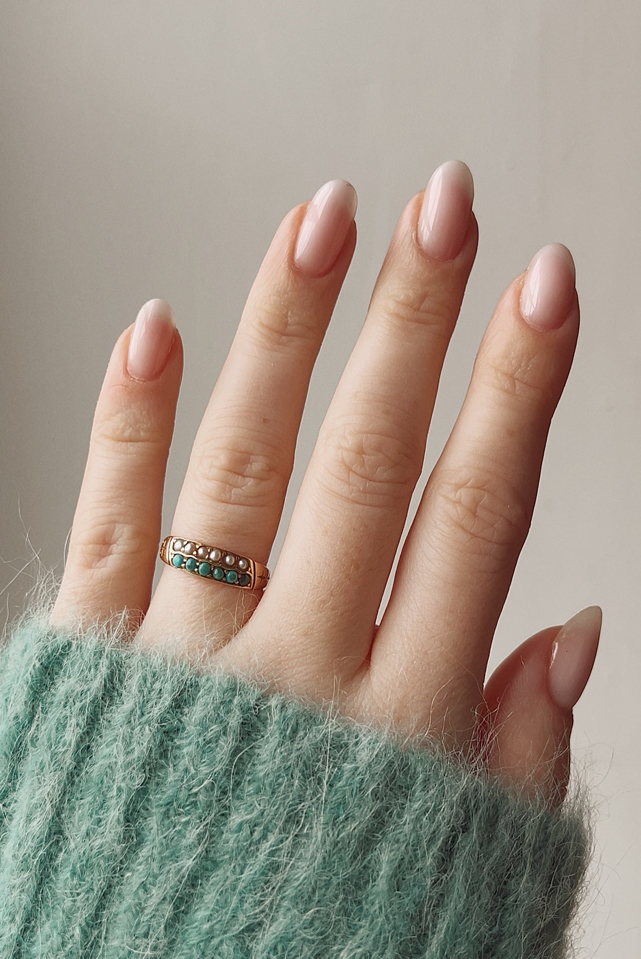Lovely Late Victorian 18ct Gold, Turquoise and Split Pearl Ring