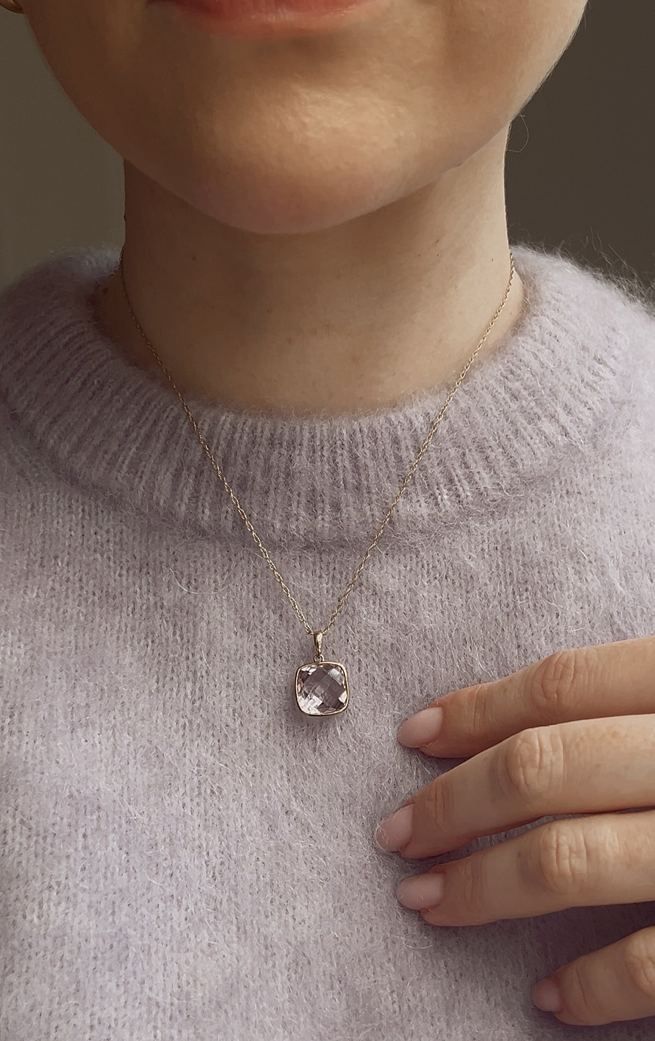 Stunning Modern 9ct Gold and Faceted Amethyst Pendant and Chain