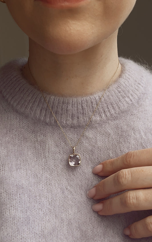 Stunning Modern 9ct Gold and Faceted Amethyst Pendant and Chain