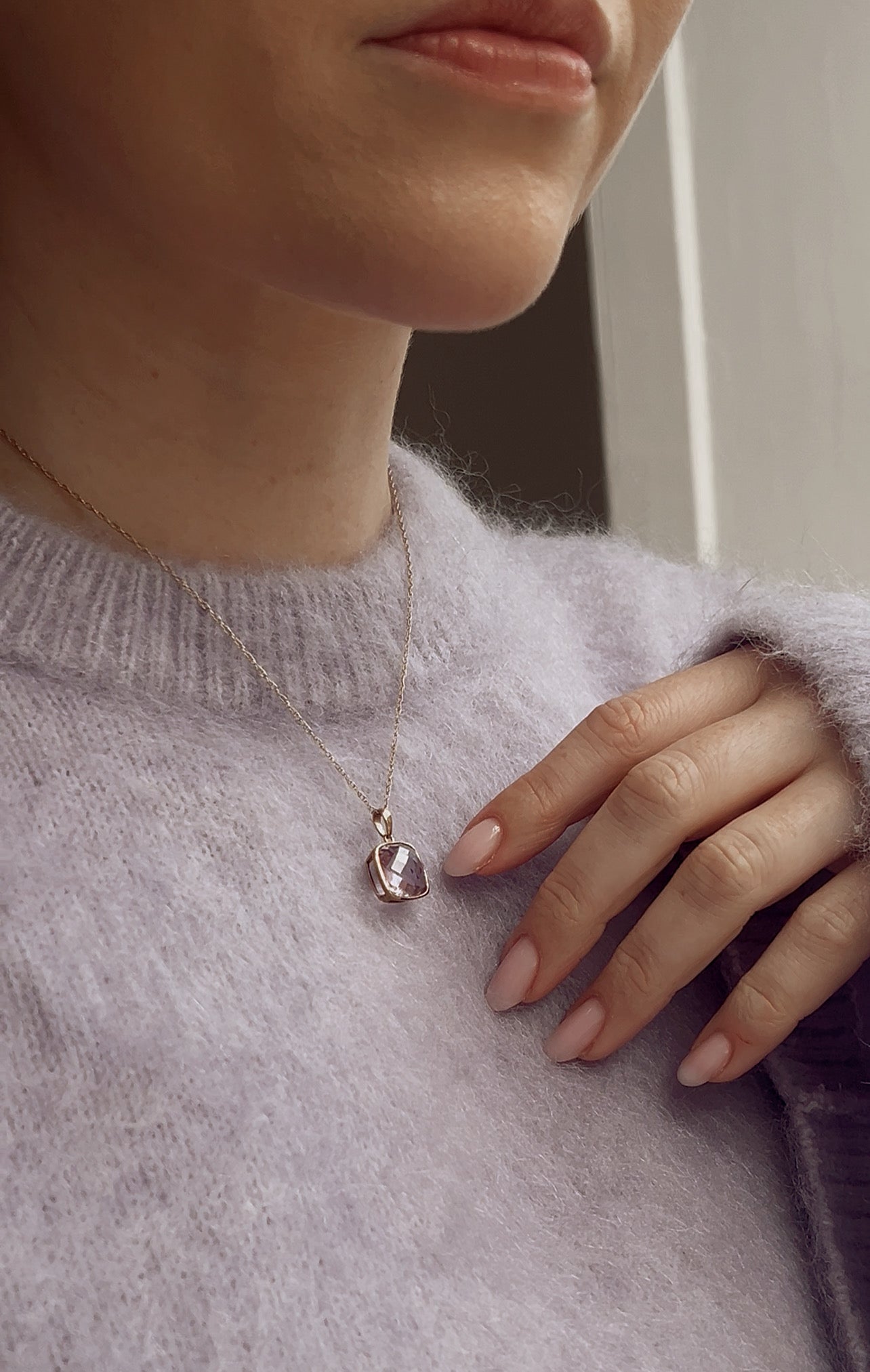 Stunning Modern 9ct Gold and Faceted Amethyst Pendant and Chain